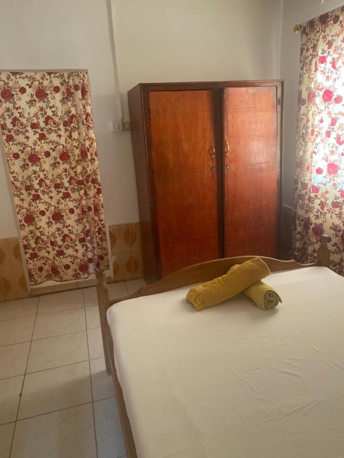 One World Village Guesthouse Bakau Экстерьер фото