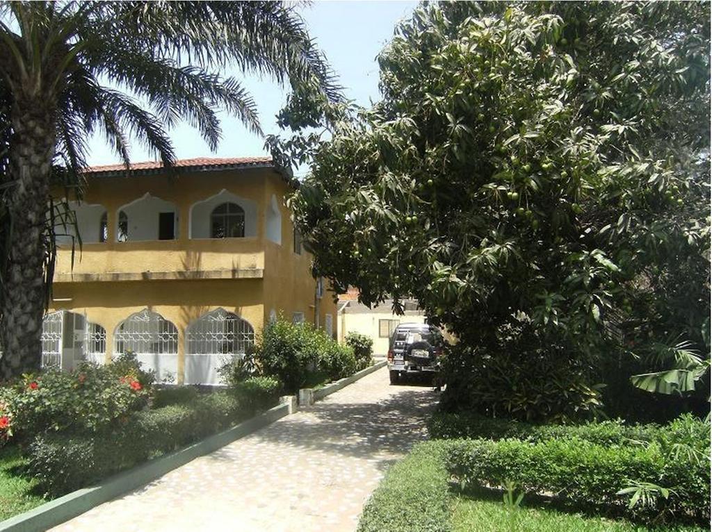 One World Village Guesthouse Bakau Экстерьер фото