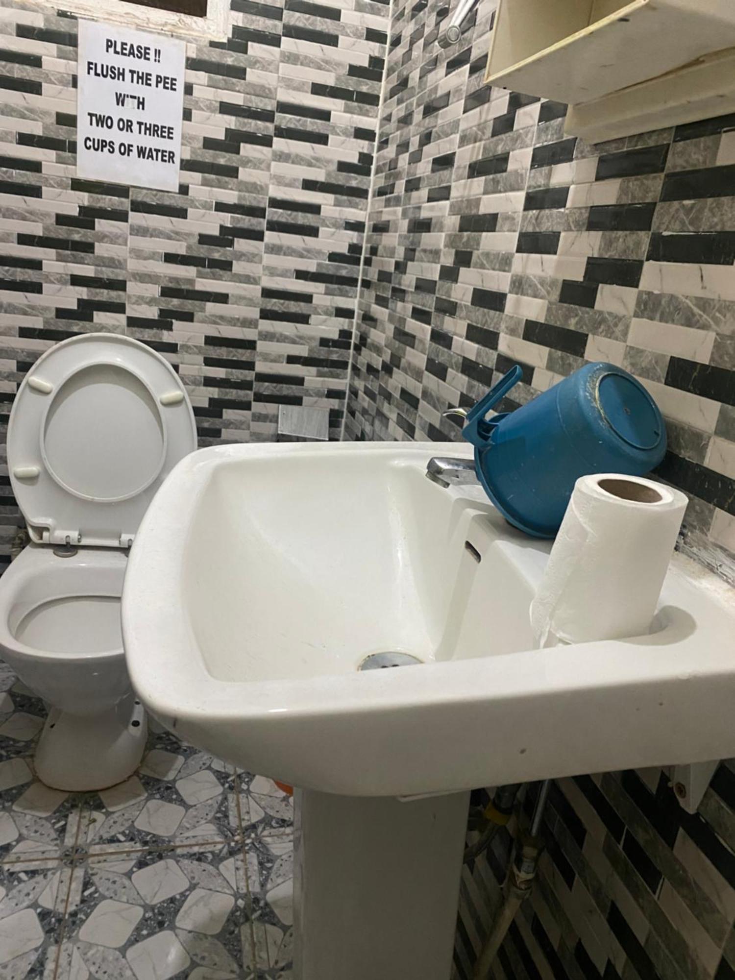 One World Village Guesthouse Bakau Экстерьер фото