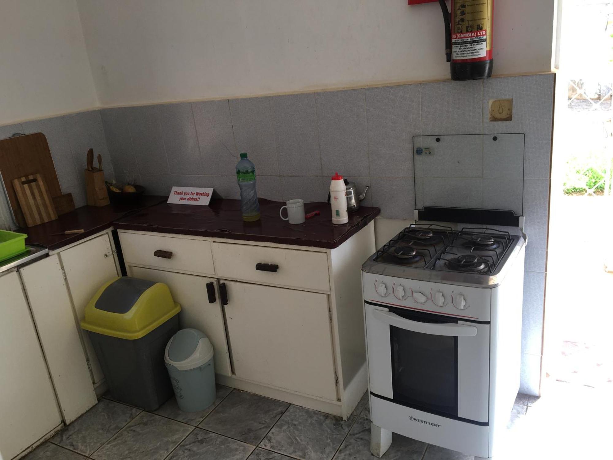 One World Village Guesthouse Bakau Экстерьер фото