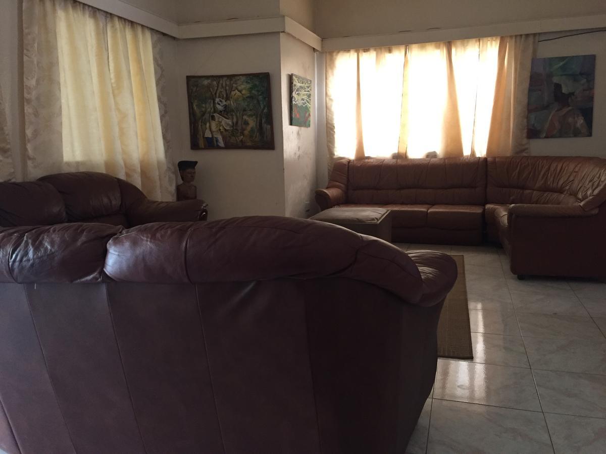 One World Village Guesthouse Bakau Экстерьер фото